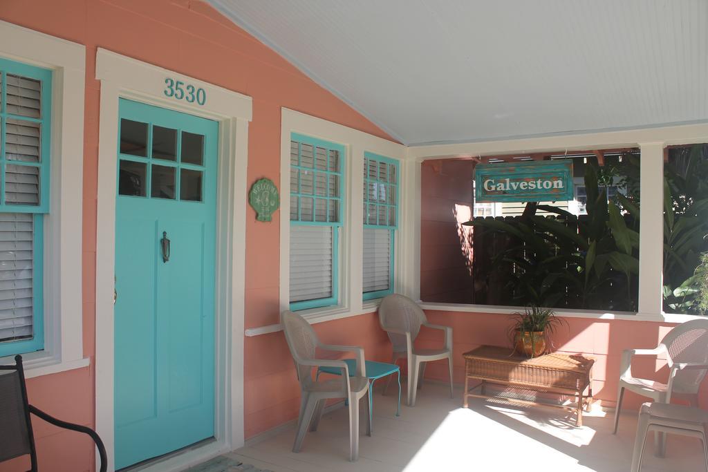 Coronado Palms Coastal Cottage Galveston Exterior photo