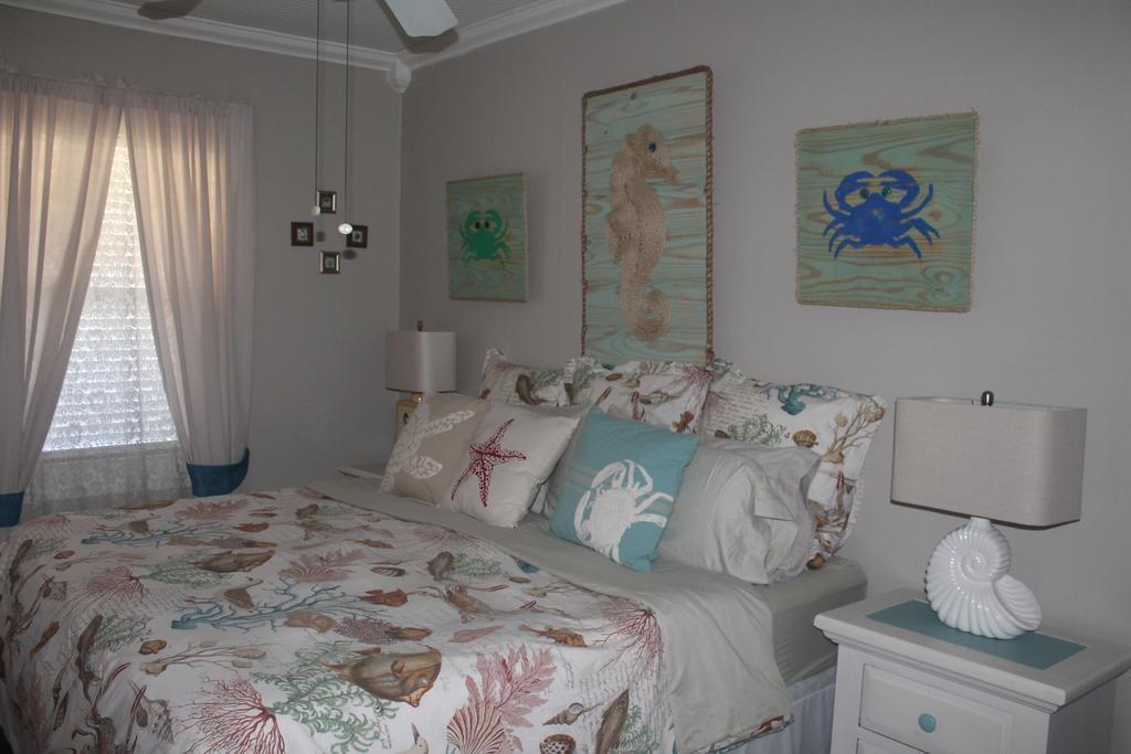 Coronado Palms Coastal Cottage Galveston Exterior photo