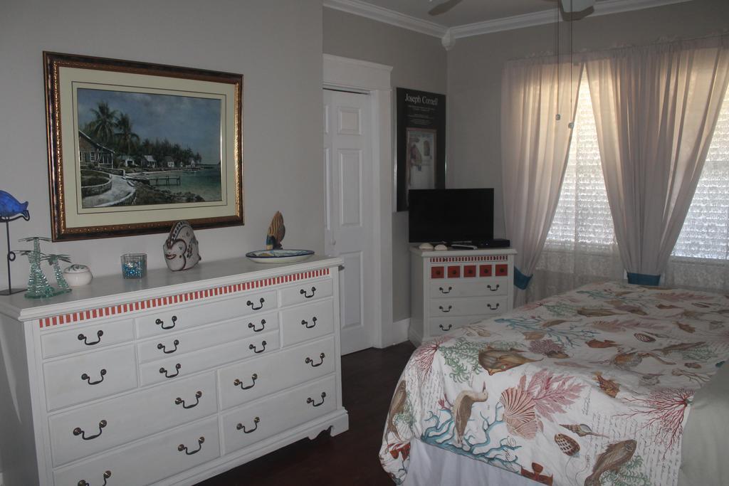Coronado Palms Coastal Cottage Galveston Exterior photo