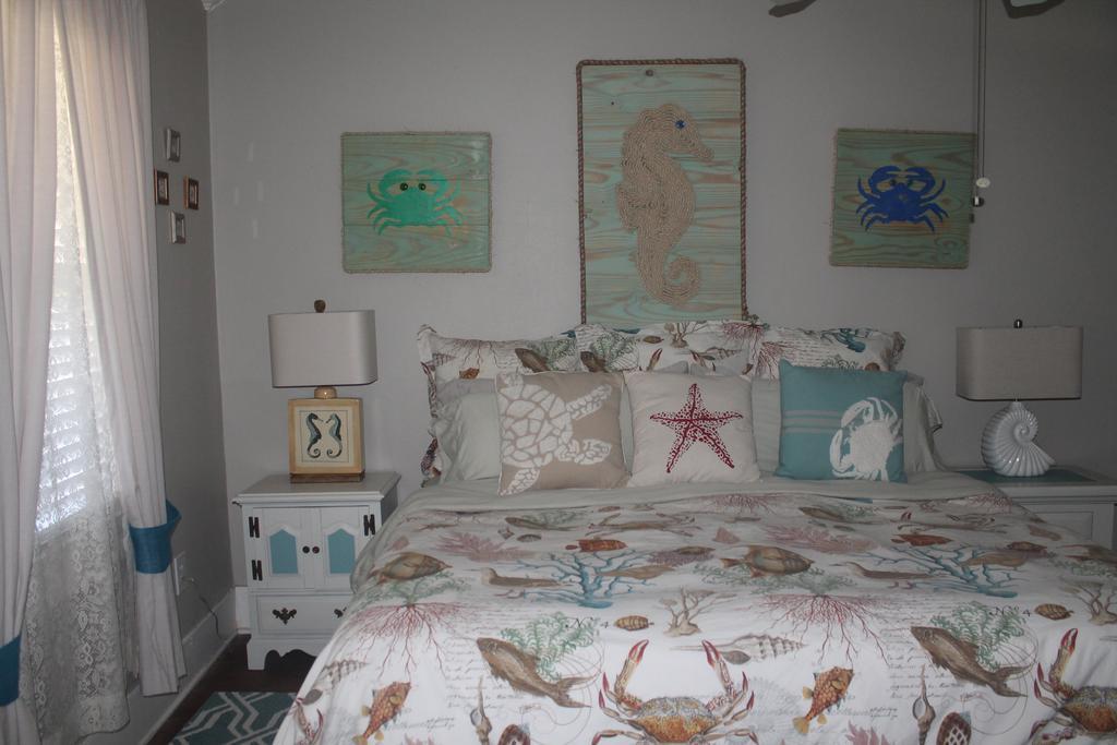 Coronado Palms Coastal Cottage Galveston Exterior photo