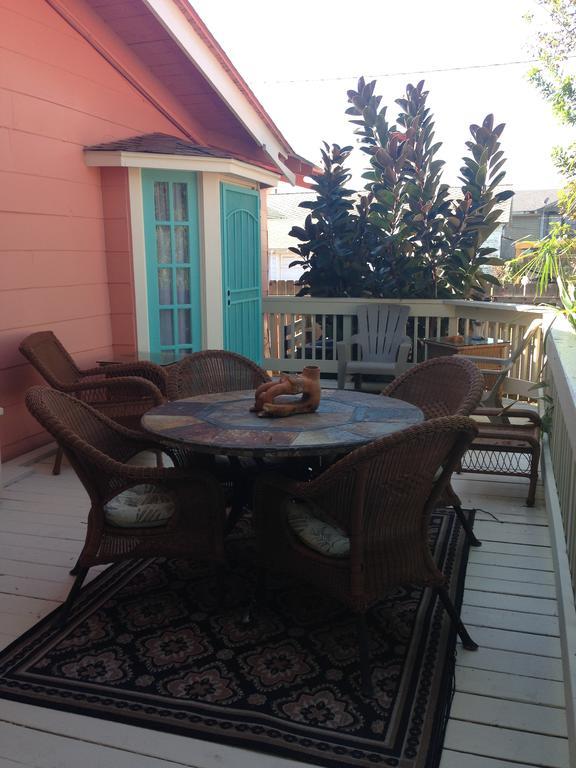 Coronado Palms Coastal Cottage Galveston Exterior photo