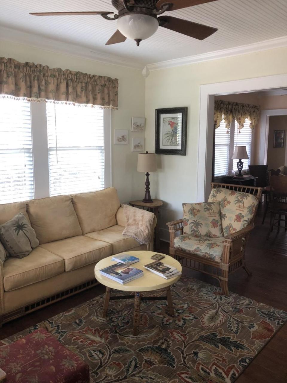 Coronado Palms Coastal Cottage Galveston Exterior photo